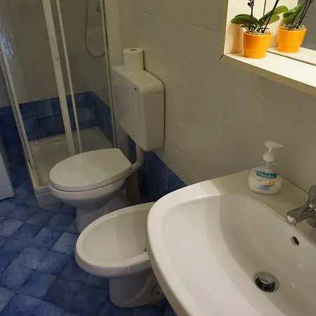 Renewed Beachfront Flat With Patio On The Ground Floor Lägenhet *