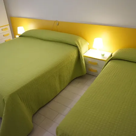Renewed Beachfront Flat With Patio On The Ground Floor Lignano Sabbiadoro